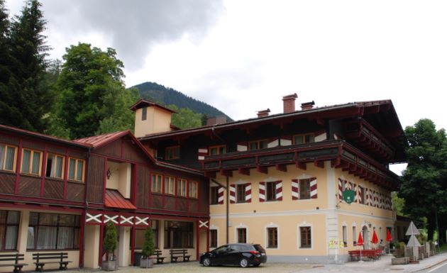Salzburger land Pongau Hüttau Gruppenunterkunft Außenansicht Sommer