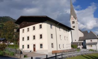 Salzburger Land Pinzgau Stuhlfelden Gruppenunterkunft Außenansciht Sommer