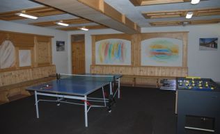 Tirol Alpbachtal Seenland Breitenbach Gruppenunterkunft Aufenthaltsraun Tischtennis Tischfußball