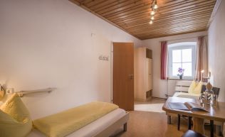 Tirol Brixental Hopfgarten Gaestehaus Appartement Zimmer