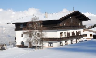 Tirol Inntal Tulfes Gruppenunterkunft Außenansicht Winter