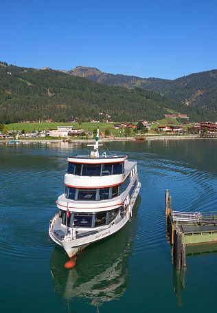 Mit dem Schiff über`s Alpenmeer