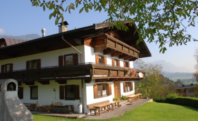 Tirol Breitenbach Gruppenunterkunft Außenansicht Sommer