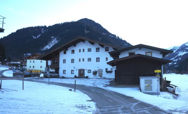 Tirol Kitzbüheler Alpen Aschau Jugendgästehaus Außenansicht Winter