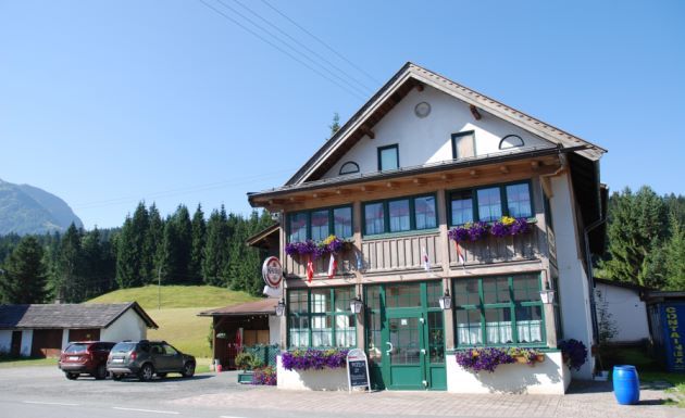 Tirol Pillerseetal Hochfilzen Gruppenunterkunft Außenansicht Sommer