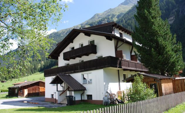 Tirol Zillertal St.Leonhard Gruppenunterkunft Außenansicht Sommer