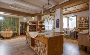 Gruppenhotel Tirol Zillertal Bruck Buffetraum 3