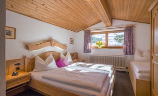 Gruppenunterkunft Tirol Zillertal Hochfuegen Zimmer 1