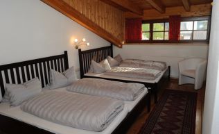 Jugendreisen Tyrol Gästehaus Tirol Radfeld Mehrbettzimmer 1