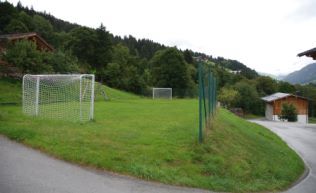 Salzburger Land Hinterglemm Gruppenunterkunft Fußballplatz