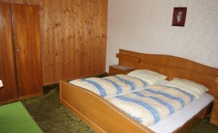 Salzburger Land Pinzgau Neukirchen Gruppenunterkunft Doppelbett