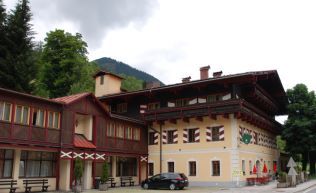 Salzburger land Pongau Hüttau Gruppenunterkunft Außenansicht Sommer