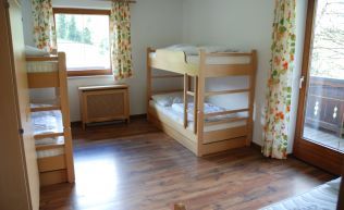 Salzburger Land Pongau St. Johann Gruppenunterkunft Landhaus Mehrbettzimmer1