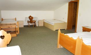 Salzburger Land Zell am See Piesendorf Gruppenunterkunft Familienzimmer Einzelbetten
