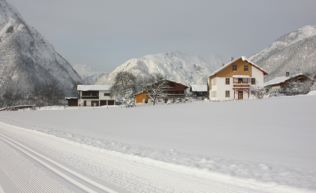 Tirol Achensee Eben Gruppenunterkunft Außenansicht Winter