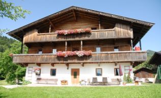 Tirol Brixlegg Gruppenunterkunft egg Außenansicht Sommer