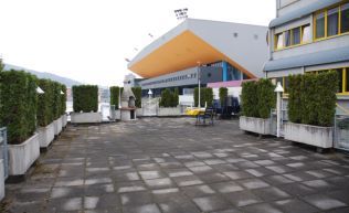 Tirol Innsbruck Gruppenunterkunft Terrasse