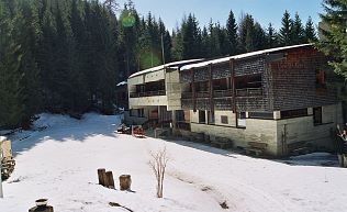 Tirol Inntal Tulfes Gruppenunterkunft Außenansicht Winter