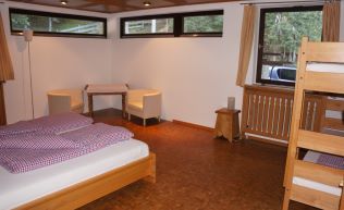 Tirol Inntal Tulfes Gruppenunterkunft Familienzimmer Stockbett