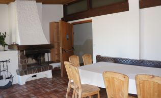 Tirol Inntal Tulfes Gruppenunterkunft Stube Kamin