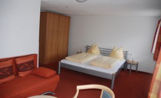 Tirol Lechtal Holzgau Gruppenunterkunft Doppelzimmer
