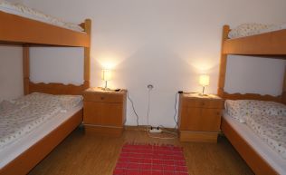 Tirol Pillerseetal Hochfilzen Gaesteheim Zimmer_01_18