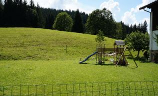 Tirol Pillerseetal Hochfilzen Gruppenunterkunft Spielwiese