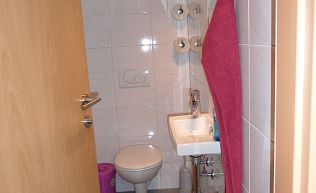 Tirol Pitztal Gruppenhaus St. Leonhard Toilette