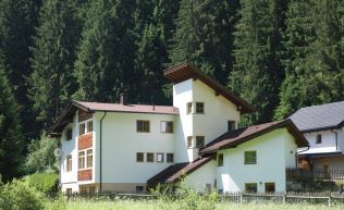 Tirol Pitztal Jerzens Gruppenunterkunft Außenansicht Sommer