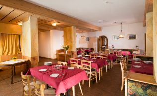 Tirol St. Anton Arlberg Flirsch Gruppenunterkunft Speisesaal