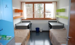 Tirol Stubaital Fulpmes Gruppenunterkunft Zweibettzimmer