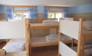 Tirol Tannheimer Tal Schattwald Gruppenunterkunft Achtbettzimmer_Stockbett