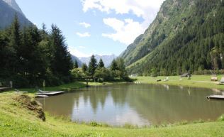 Tirol Zillertal St.Leonhard Gruppenunterkunft Badeteich